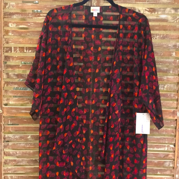 New with tags Monroe by Lularoe black paisley